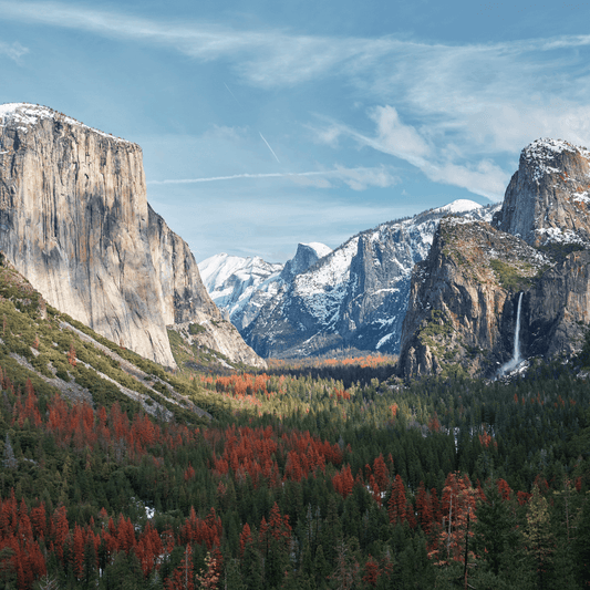 Stunning view of Yosemite National Park with its towering granite cliffs and lush green valleys